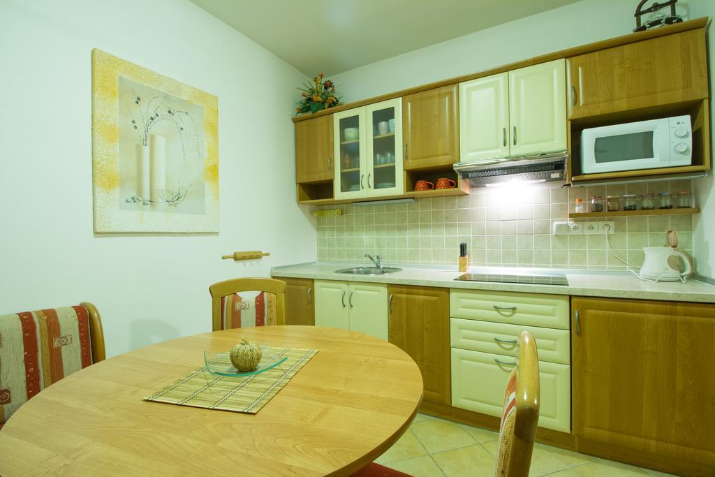 רוז'ומברוק Vila Helena - Apartment Helena 2 מראה חיצוני תמונה
